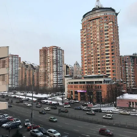 Sunny Overlooking The Royal Village Апартаменты Киев